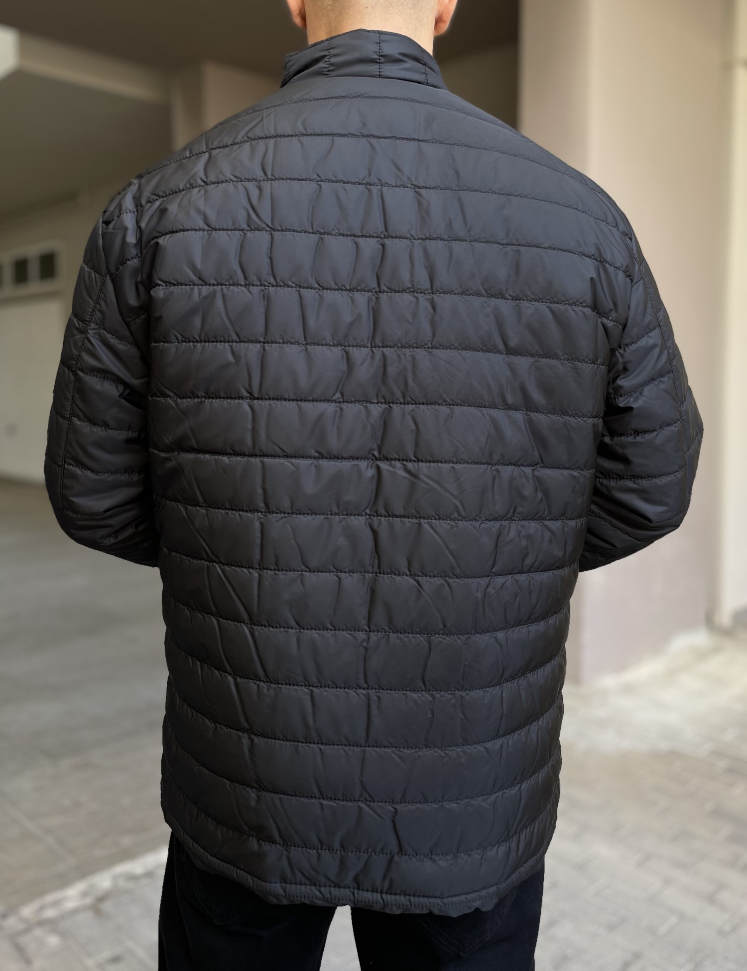 Ανδρικό μαύρο καπιτονέ μπουφάν με γιακά Plus Size EP442 φωτογραφία